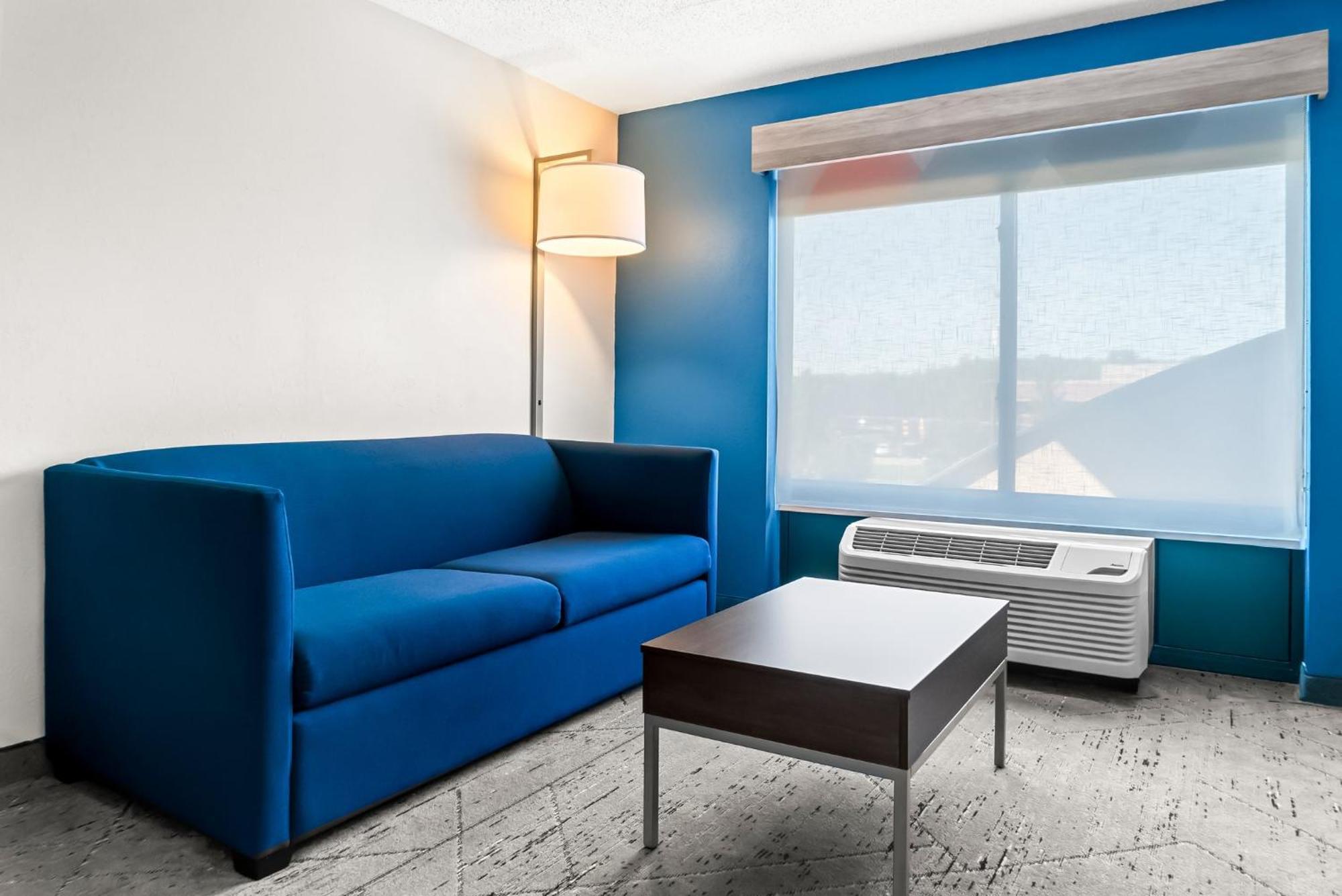 Holiday Inn Express & Suites Detroit - Novi By Ihg Екстер'єр фото