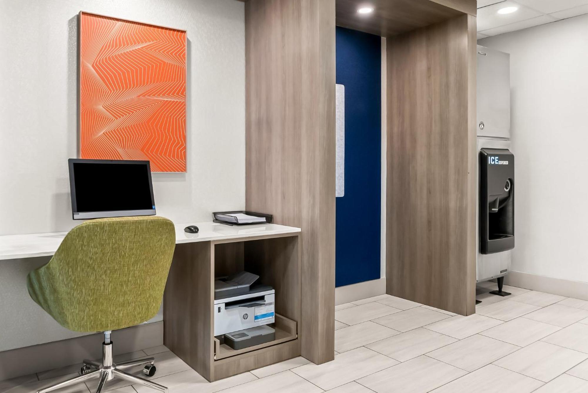 Holiday Inn Express & Suites Detroit - Novi By Ihg Екстер'єр фото