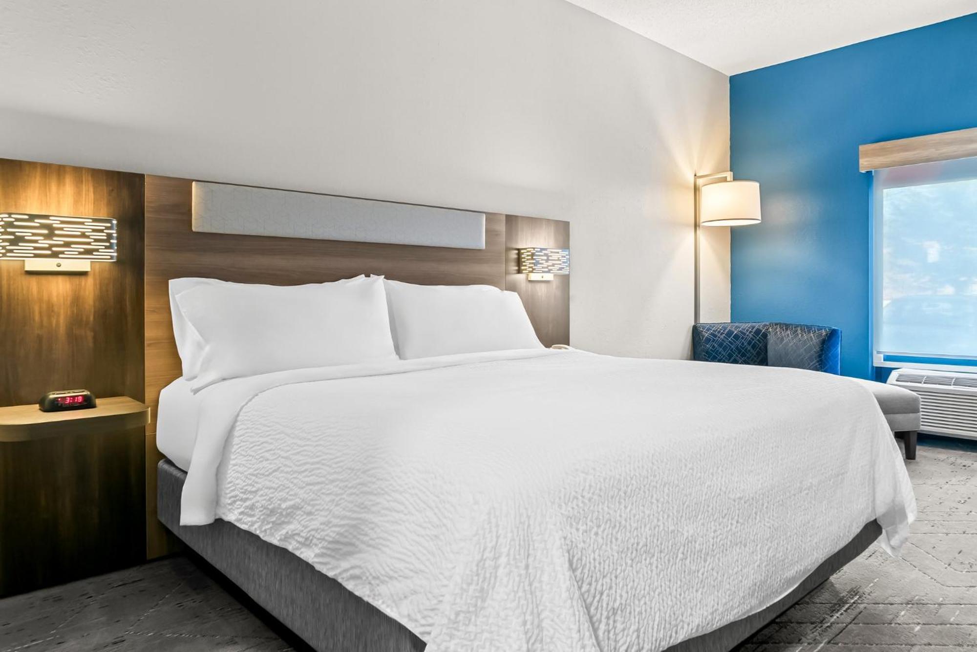Holiday Inn Express & Suites Detroit - Novi By Ihg Екстер'єр фото
