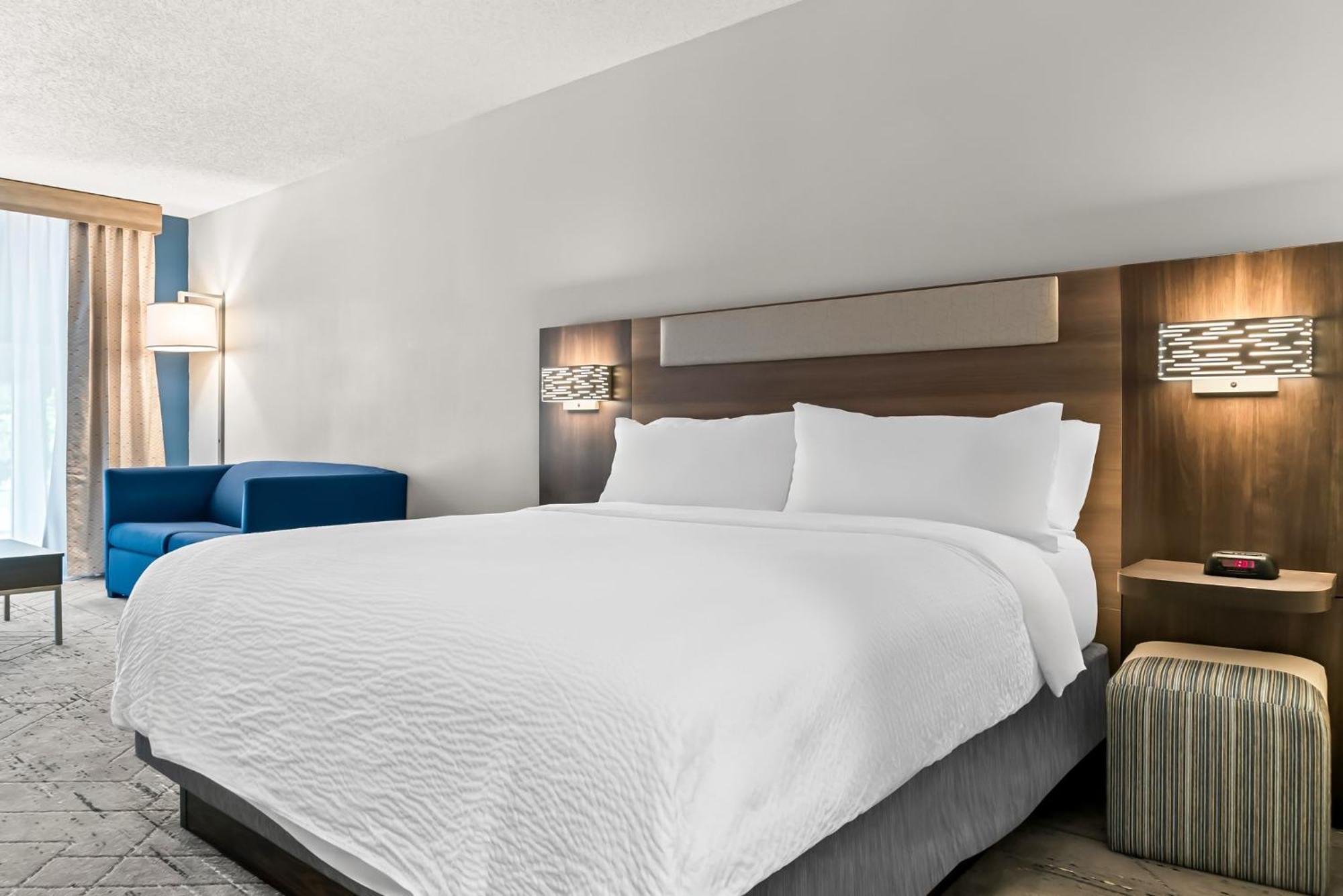Holiday Inn Express & Suites Detroit - Novi By Ihg Екстер'єр фото