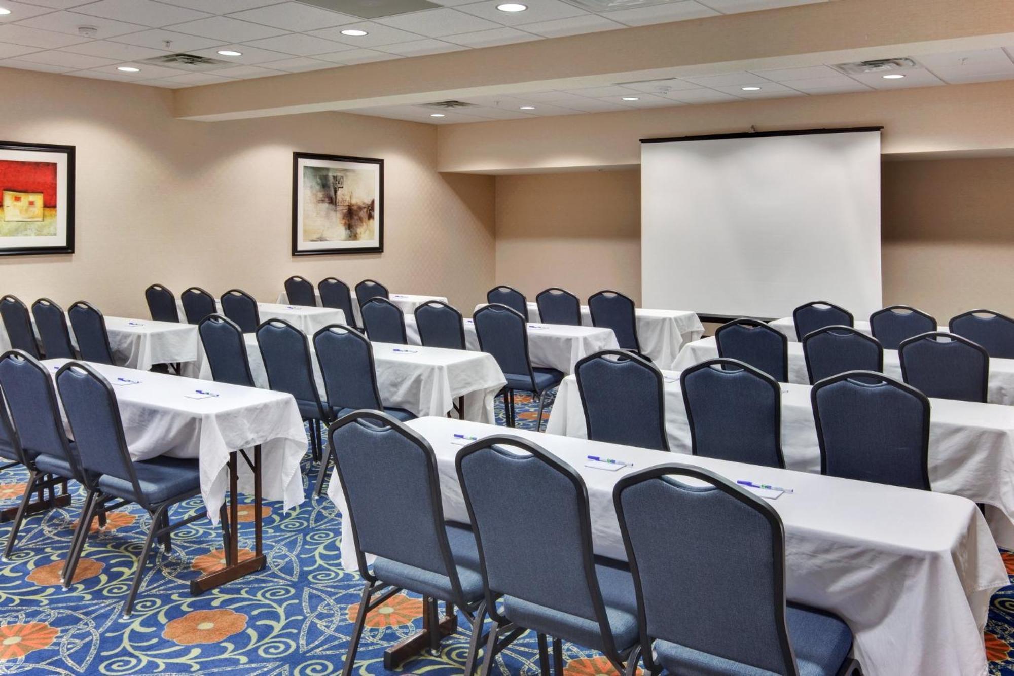 Holiday Inn Express & Suites Detroit - Novi By Ihg Екстер'єр фото