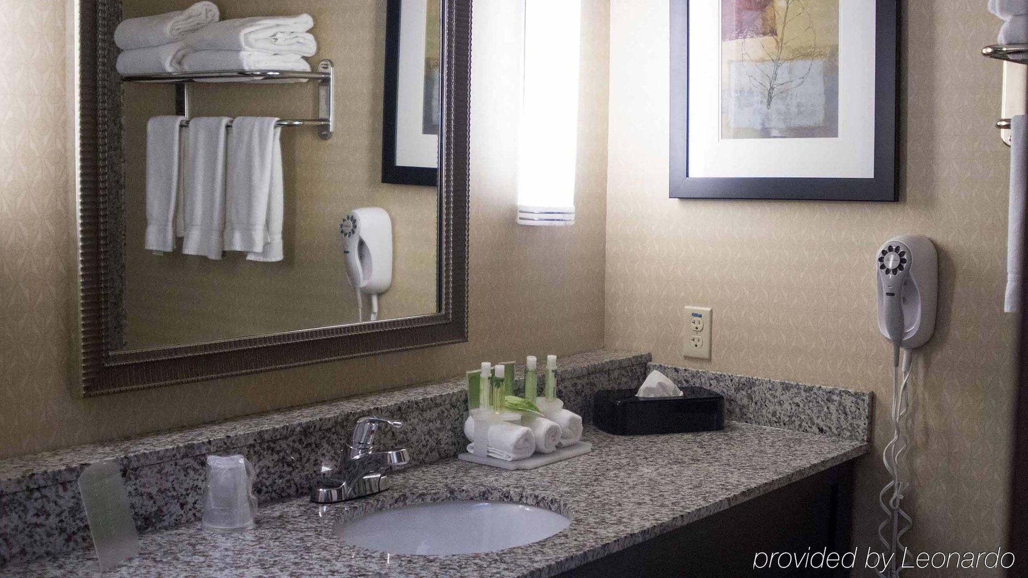 Holiday Inn Express & Suites Detroit - Novi By Ihg Екстер'єр фото