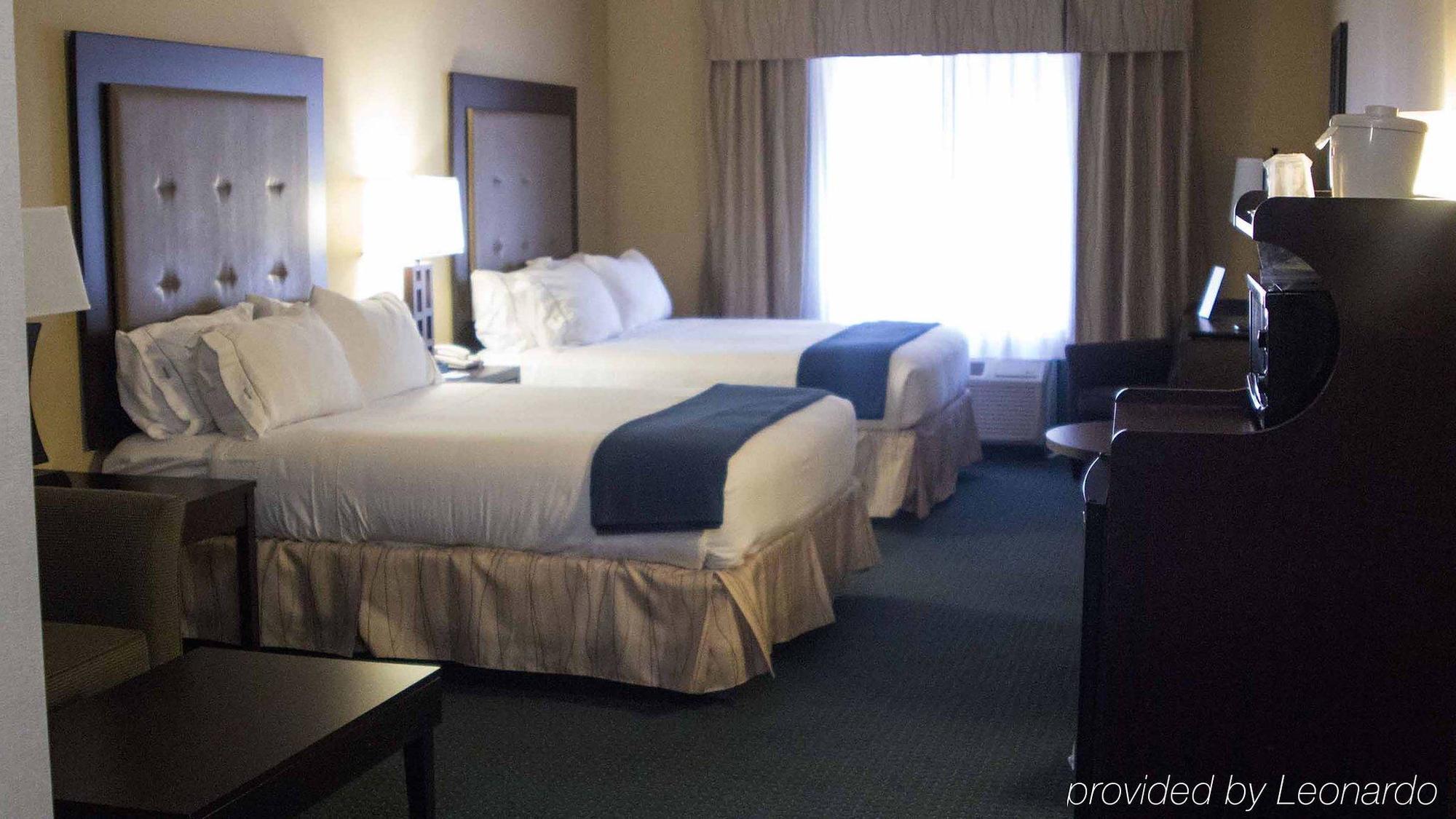 Holiday Inn Express & Suites Detroit - Novi By Ihg Екстер'єр фото